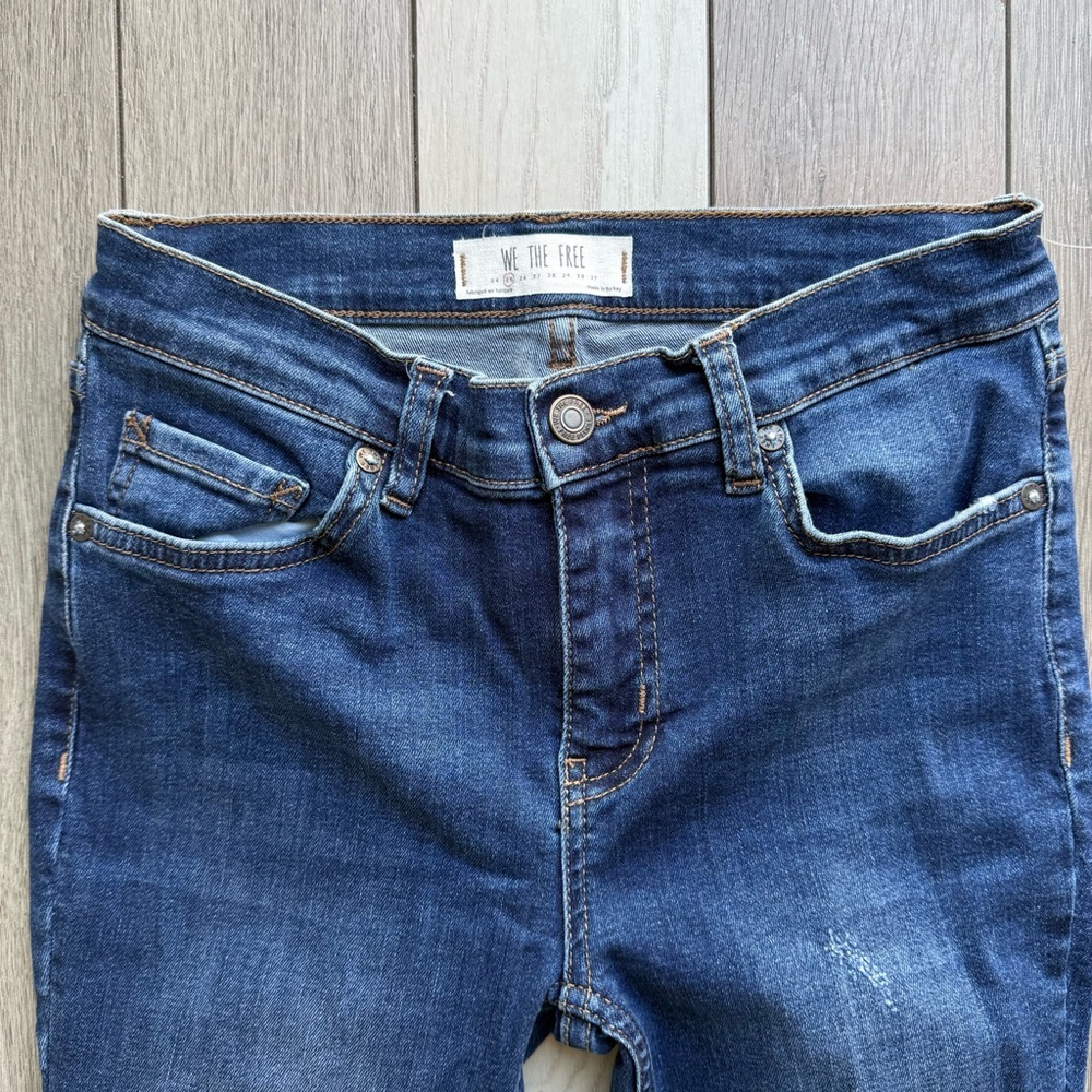 Free People Blue Ankle Cropped Jeans with Distressed Details - Picture 3 of 7
